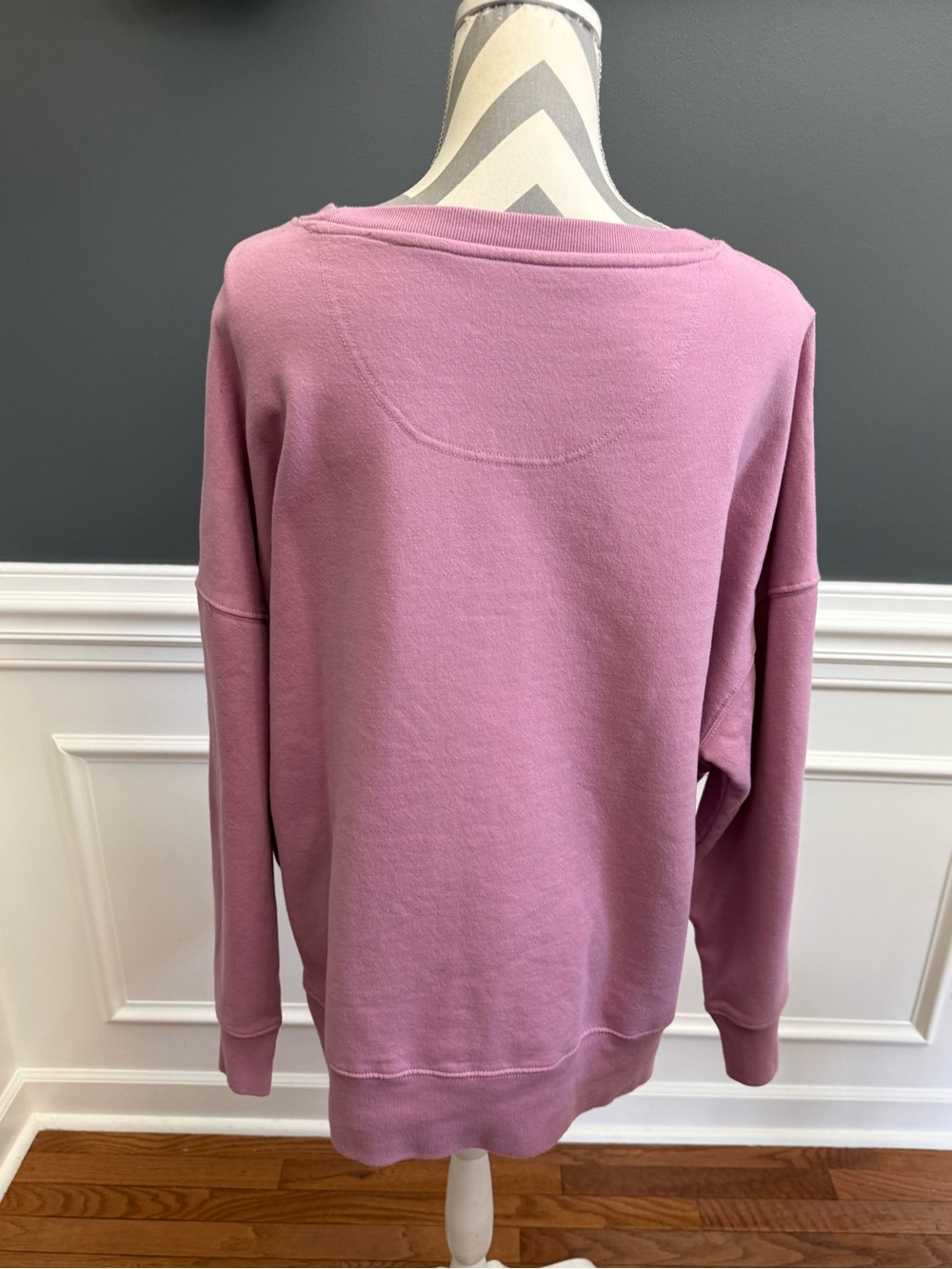 Guns N’ Roses Graphic Pink Sweatshirt Size XL Like NEW - Picture 2 of 3